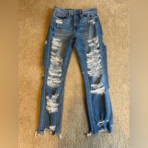 American Eagle Mom Jeans Women's Size 6 Major Distressed Denim Medium Wash